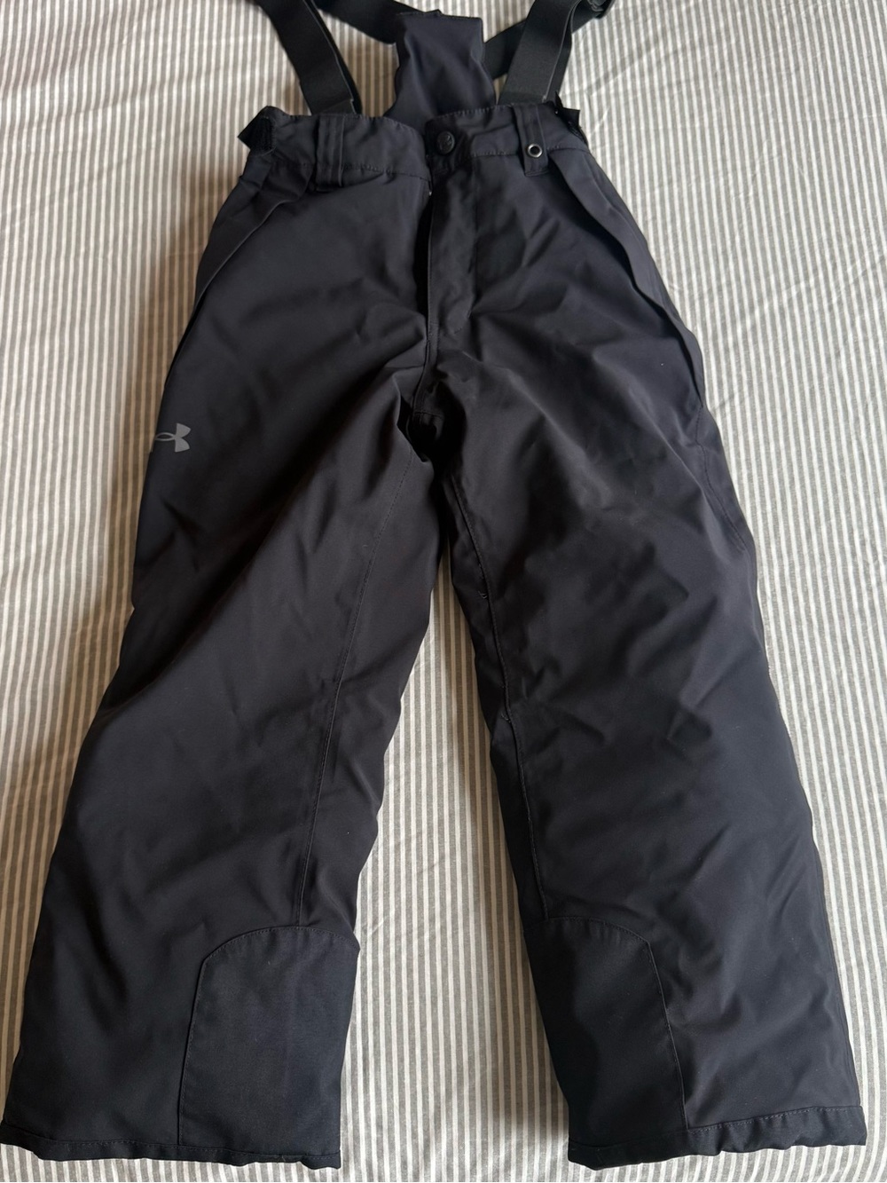 Under Armour Yourh Black Insulated Snow Pants with Bib